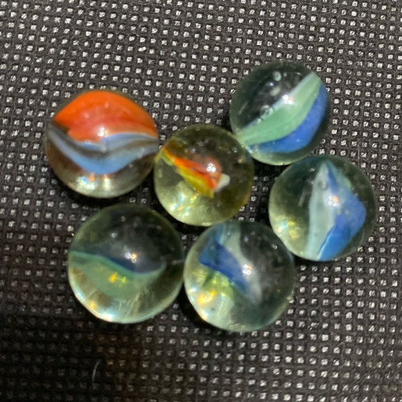 1 lb 3oz Miscellaneous colored glass marbles in small, Medium & large - Picture 3 of 16